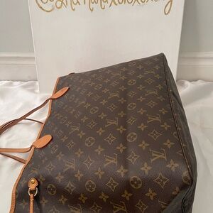 AUTHENTIC LOUIS VUITTON MONOGRAM NEVER FULL GM WITH DUST BAG